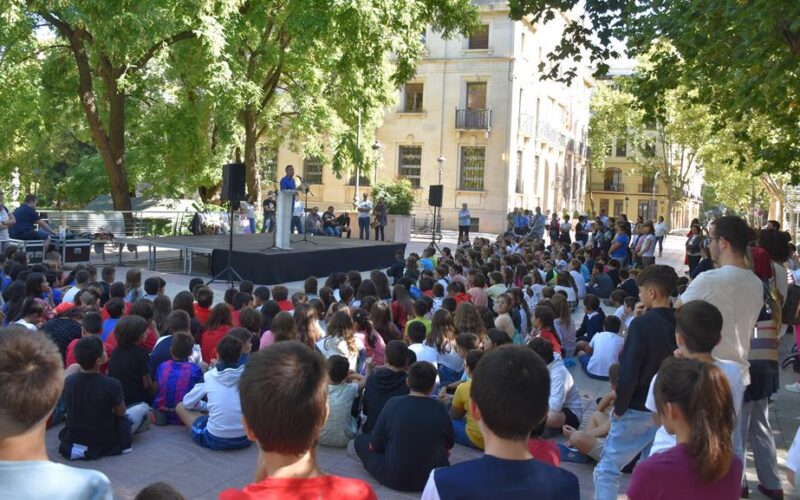 Xàtiva celebra el Correllengua con los centros educativos de la ciudad.