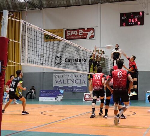 Nueva victoria del Familycash Xàtiva Voleibol masculino por 3-1 contra el CV Zaragoza. El equipo femenino consigue un punto contra la Universidad de Alicante en las ligas de plata españolas.
