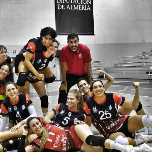 Pleno de victorias del Familycash Xàtiva voleibol femenino y masculino en sus desplazamientos a Almería y Torredembarra