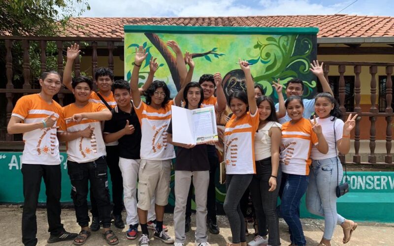 Participación juvenil para el desarrollo democrático de municipios de Bolivia