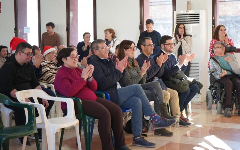 El alcalde de Ontinyent participa en la celebración de la Navidad del Centro Ocupacional
