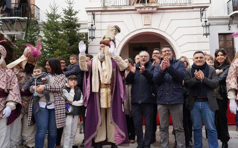 El Emisario Real Jacobo anuncia la llegada de los Reyes Magos a Ontinyent
