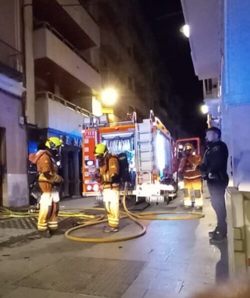 Cinco heridos en el incendio de una vivienda en Ontinyent