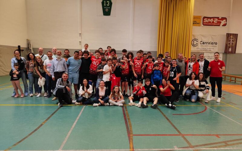 Éxito de los infantiles masculino y femenino del Dental Carralero Xàtiva voleibol,ambos disputarán las Finales Autonómicas